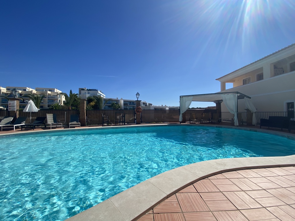 Pool 1